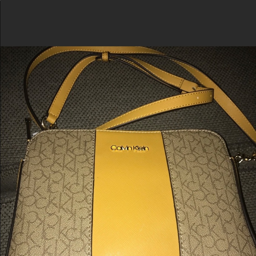 NWOT Calvin Klein shoulder bag